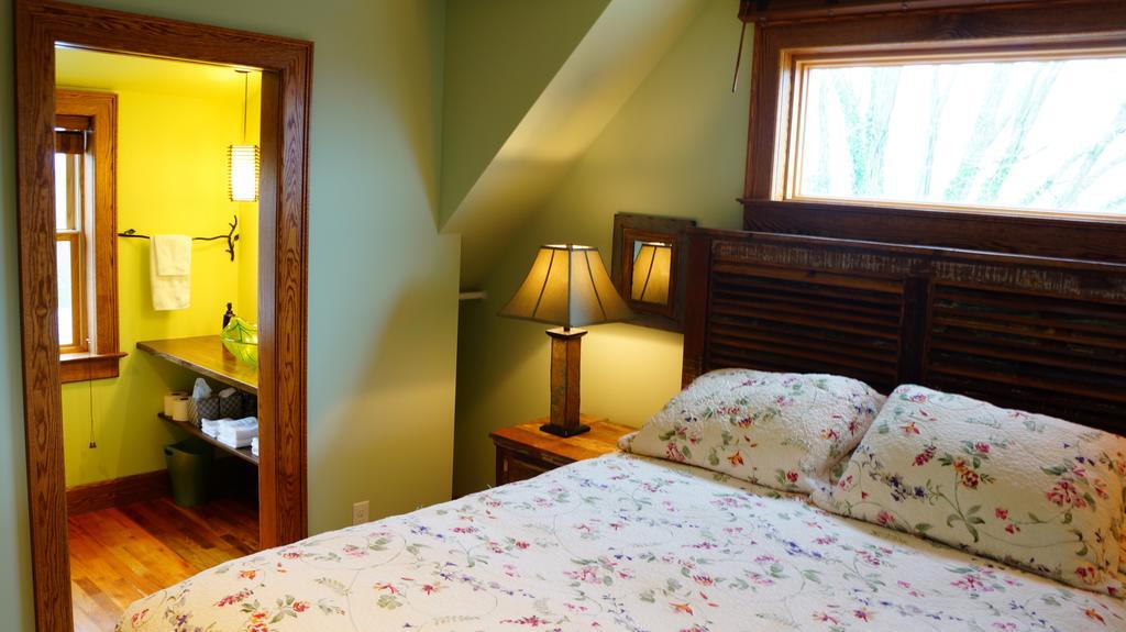 Stone Hill Overlook Bed & Breakfast