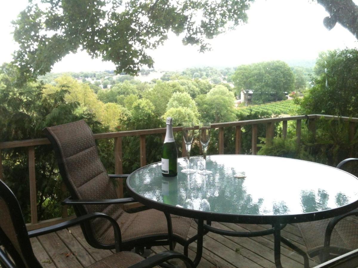 Stone Hill Overlook Bed & Breakfast 3*